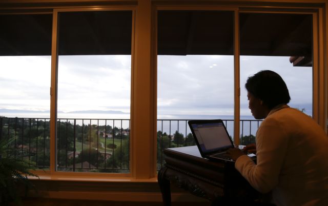 Δεκάδες χιλιάδες «λαγωνικά» ζητούν πρόσβαση στα συρτάρια της Microsoft